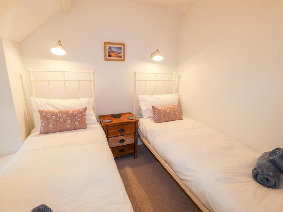 Little Barn Cottage Newport  Esterno foto